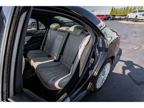 Used 2018 Mercedes-Benz S 560 4MATIC Sedan image 24