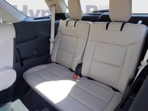 Used 2022 Ford Explorer XLT w/ Equipment Group 202A image 20