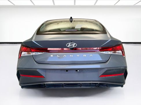 Used 2024 Hyundai Elantra SEL FWD image 5
