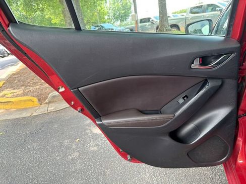 Used 2018 MAZDA MAZDA3 Touring FWD image 21