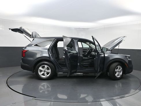 Used 2022 Kia Sorento LX FWD image 34