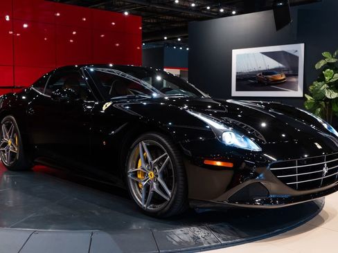 Certified 2017 Ferrari California T RWD image 54