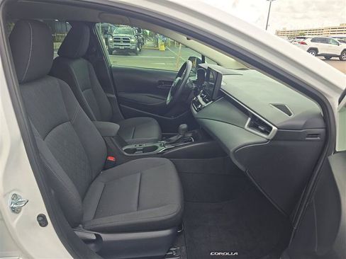 Used 2026 Toyota Corolla LE FWD image 9