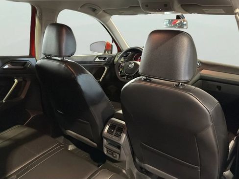 Used 2018 Volkswagen Tiguan SEL FWD image 52