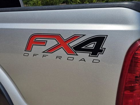 Used 2015 Ford F250 Lariat w/ Lariat Interior Package image 34