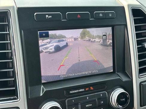 Used 2020 Ford F150 Lariat w/ Equipment Group 502A Luxury AWD/4WD image 28