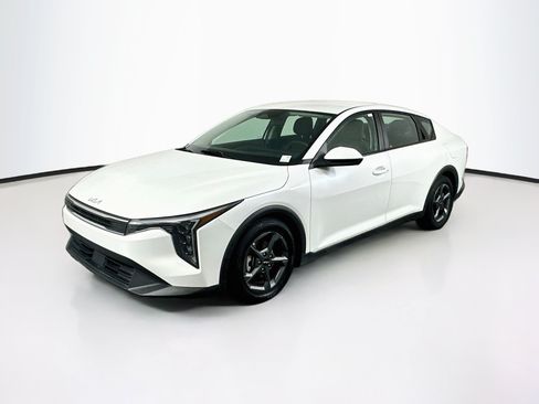 Used 2025 Kia K4 FWD image 3