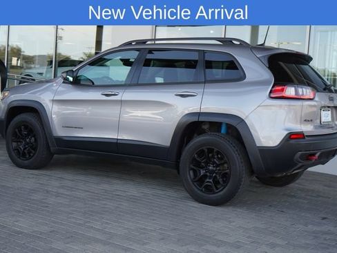 Used 2019 Jeep Cherokee Trailhawk AWD/4WD image 6