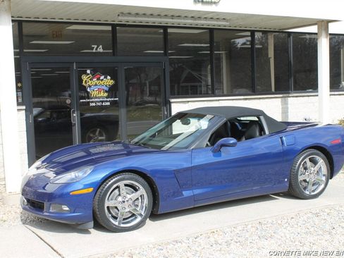 Used 2007 Chevrolet Corvette Convertible w/ Preferred Equipment Group image 2