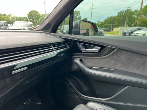 Used 2017 Audi Q7 3.0T Prestige w/ Prestige Package AWD/4WD image 19