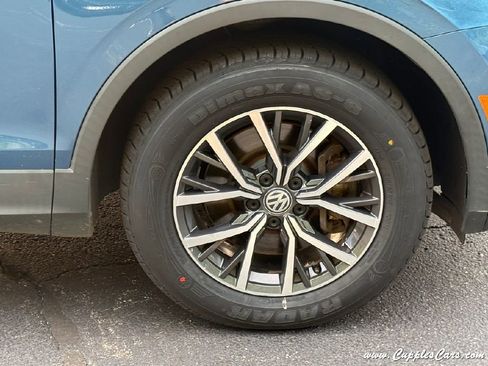 Used 2020 Volkswagen Tiguan SE w/ Panoramic Sunroof Package image 46