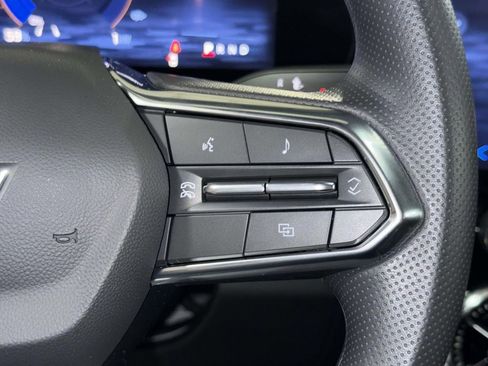 Used 2025 Chevrolet Blazer EV LT FWD image 28