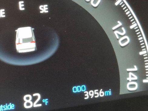 Used 2025 Toyota RAV4 SE w/ Weather & Moonroof Package AWD/4WD image 9