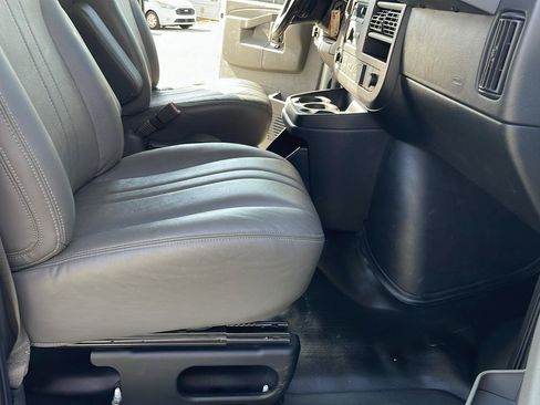 Used 2020 Chevrolet Express 2500 w/ Driver Convenience Package RWD image 21