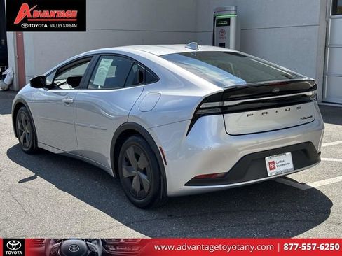Used 2024 Toyota Prius Prime FWD image 5