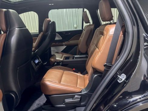 Used 2022 Lincoln Aviator Reserve w/ Equipment Group 201A image 25