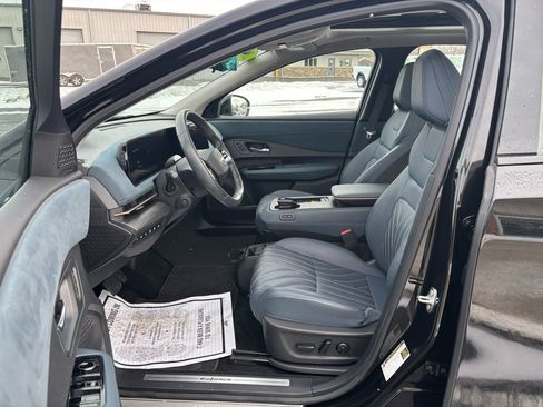 Used 2023 Nissan Ariya image 9