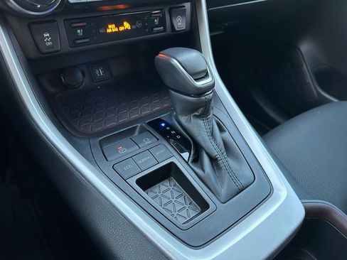 Used 2024 Toyota RAV4 Limited image 27