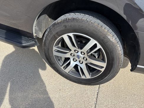 Used 2024 Ford Expedition Limited image 8