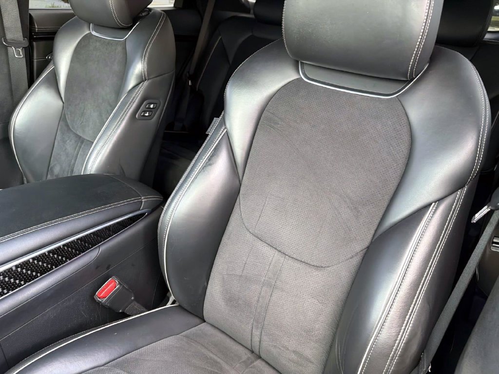 Used 2022 Genesis GV70 3.5T Sport w/ Sport Prestige Package AWD/4WD image 19