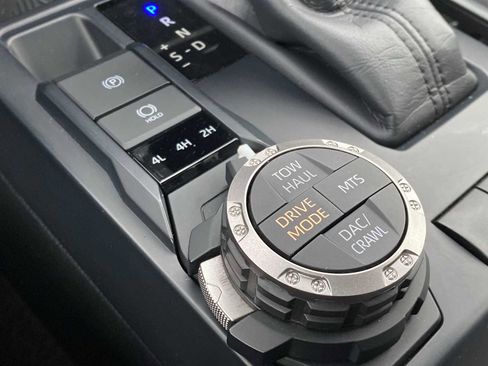 Used 2024 Toyota Tacoma TRD Off-Road image 26