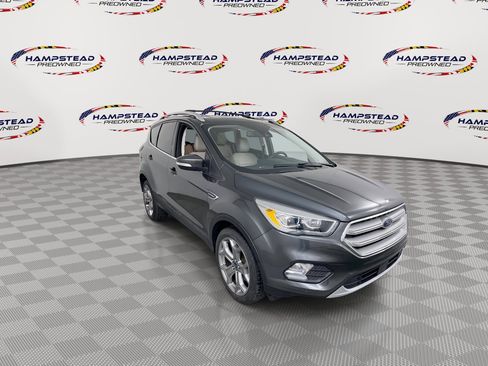 Used 2019 Ford Escape Titanium AWD/4WD image 2