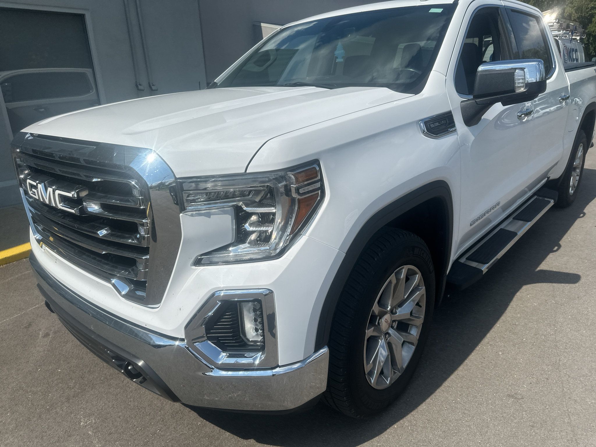 Used 2019 GMC Sierra 1500 SLT w/ SLT Premium Package AWD/4WD image 3