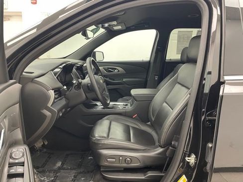 Certified 2023 Chevrolet Traverse LT image 9