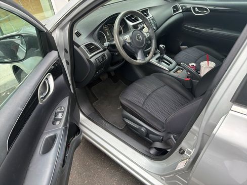 Used 2018 Nissan Sentra SV w/ Premium Package (P01) FWD image 6