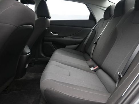 Used 2024 Hyundai Elantra SE FWD image 19