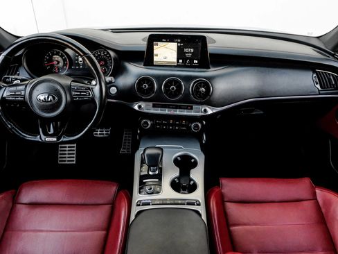Used 2019 Kia Stinger GT2 image 18