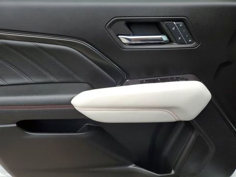 Used 2023 GMC Canyon AT4X image 16