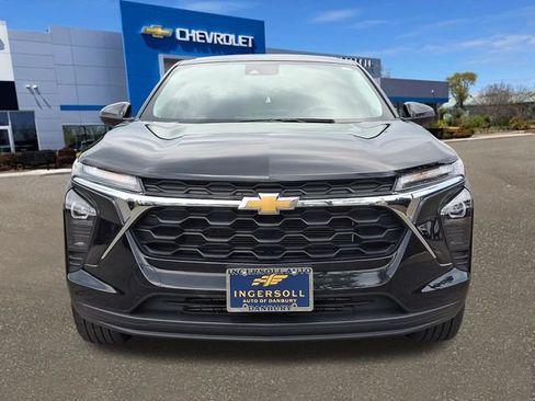 Used 2024 Chevrolet Trax LS w/ LS Convenience Package FWD image 24