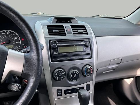 Used 2012 Toyota Corolla LE FWD image 6