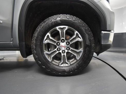 Used 2024 GMC Sierra 1500 SLE image 18