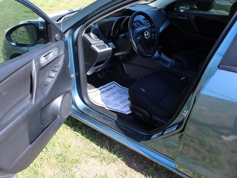 Used 2011 MAZDA MAZDA3 i Touring FWD image 13