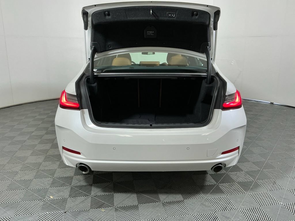 Certified 2025 BMW 330i Sedan w/ Premium Package RWD image 29