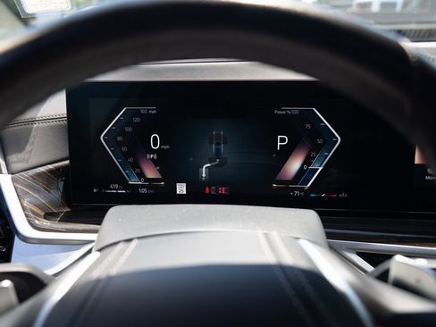 Used 2023 BMW X7 xDrive40i image 12