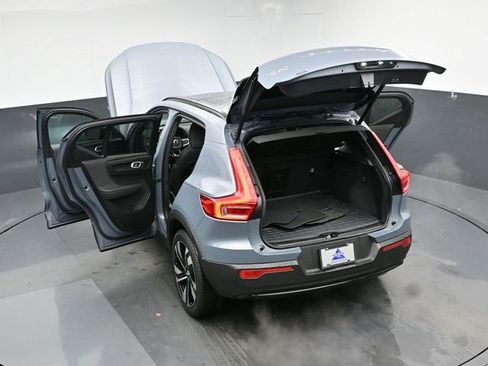 Used 2023 Volvo XC40 B5 Plus w/ Protection Package Premier image 48