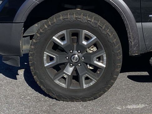 Used 2020 Nissan Titan Platinum Reserve w/ Moonroof Package image 9