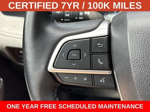Used 2022 Toyota Highlander XLE AWD/4WD image 25