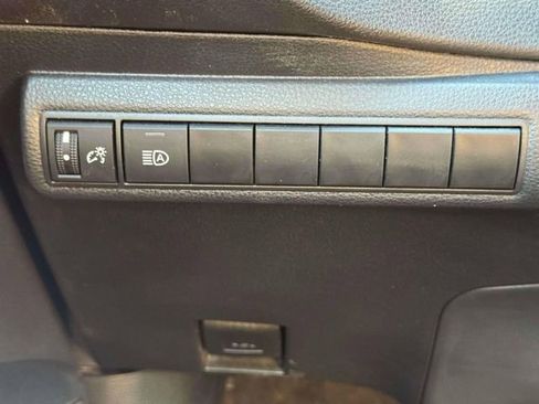 Used 2023 Toyota Corolla SE FWD image 18