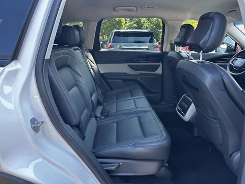 Certified 2024 Lincoln Nautilus Premier AWD/4WD image 36