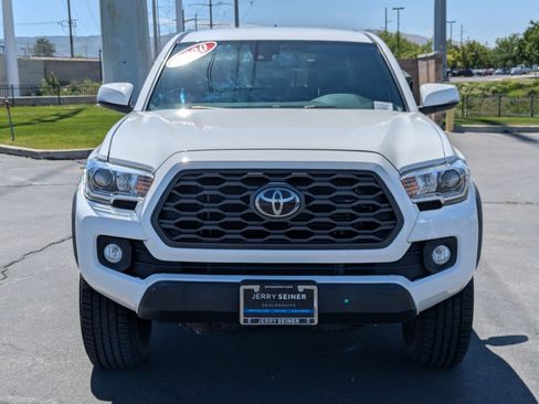 Used 2020 Toyota Tacoma TRD Off-Road AWD/4WD image 9