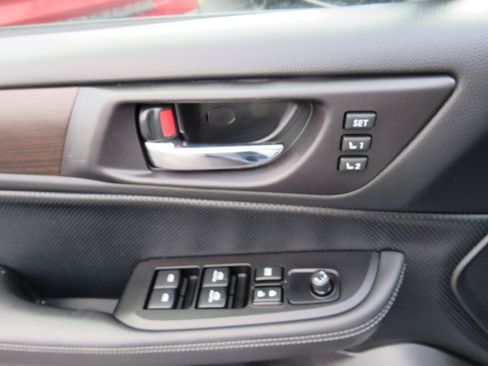 Used 2015 Subaru Legacy 3.6R Limited image 26