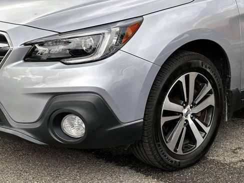 Used 2018 Subaru Outback 3.6R Limited AWD/4WD image 9