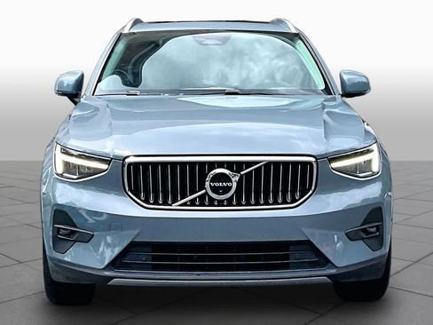 Used 2023 Volvo XC40 B5 Plus w/ Protection Package Premier AWD/4WD image 4