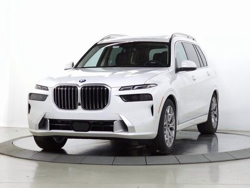 Used 2026 BMW X7 xDrive40i image 3