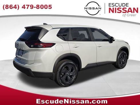 Certified 2026 Nissan Rogue SV FWD image 4