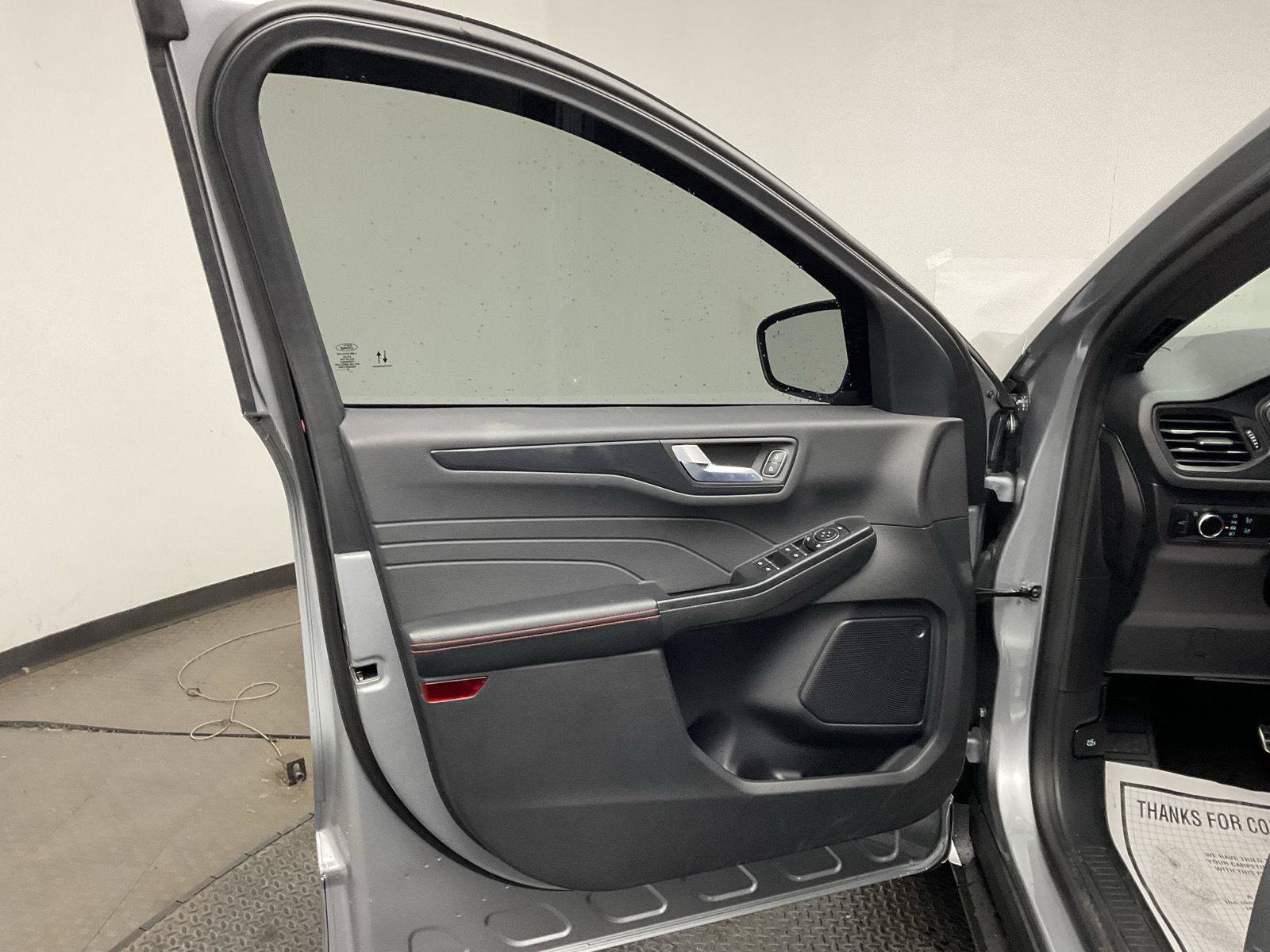 Used 2024 Ford Escape ST-Line AWD/4WD image 9